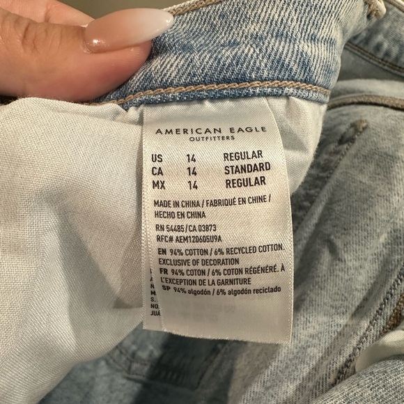 American Eagle 90’s Straight Jeans - Picture 3 of 4